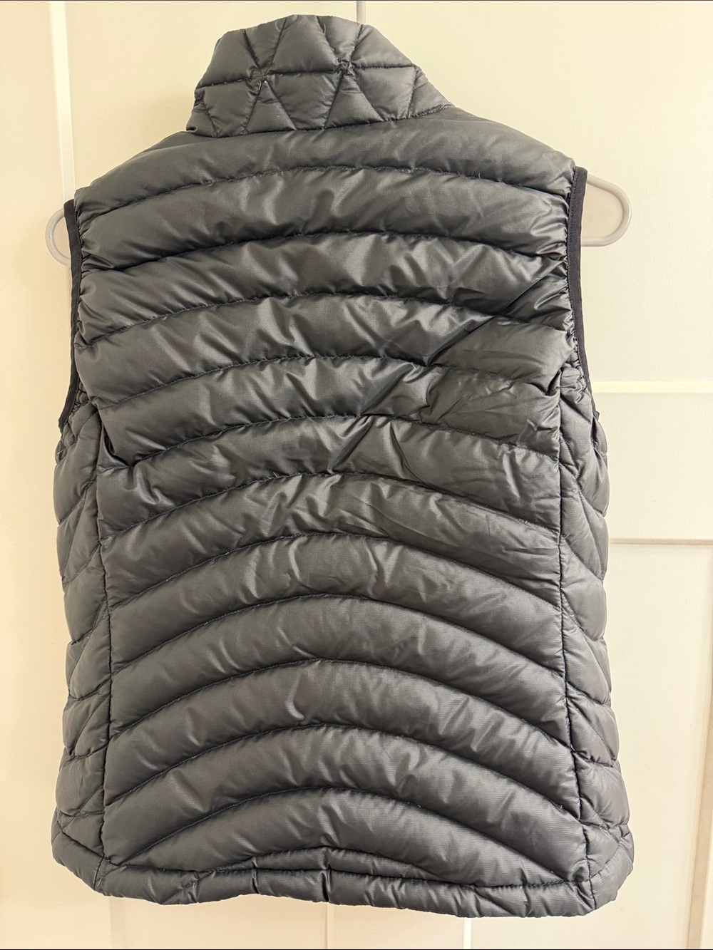 Patagonia Black Quilted Down Vest - Picture 3 of 3